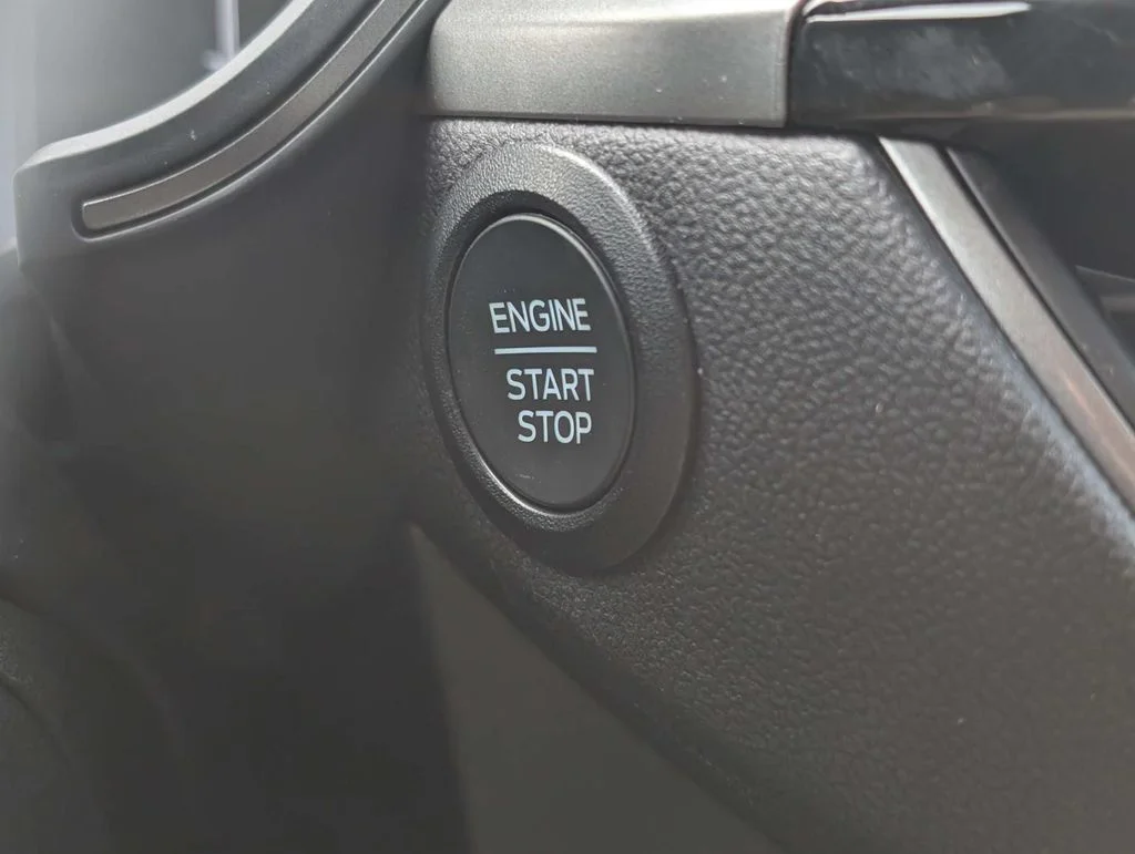Used 2025 Silver Ford Active image 18