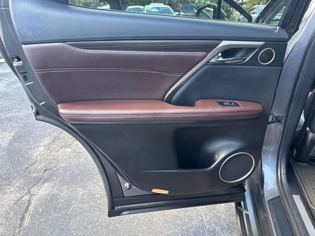 Used 2017  Lexus  image 12