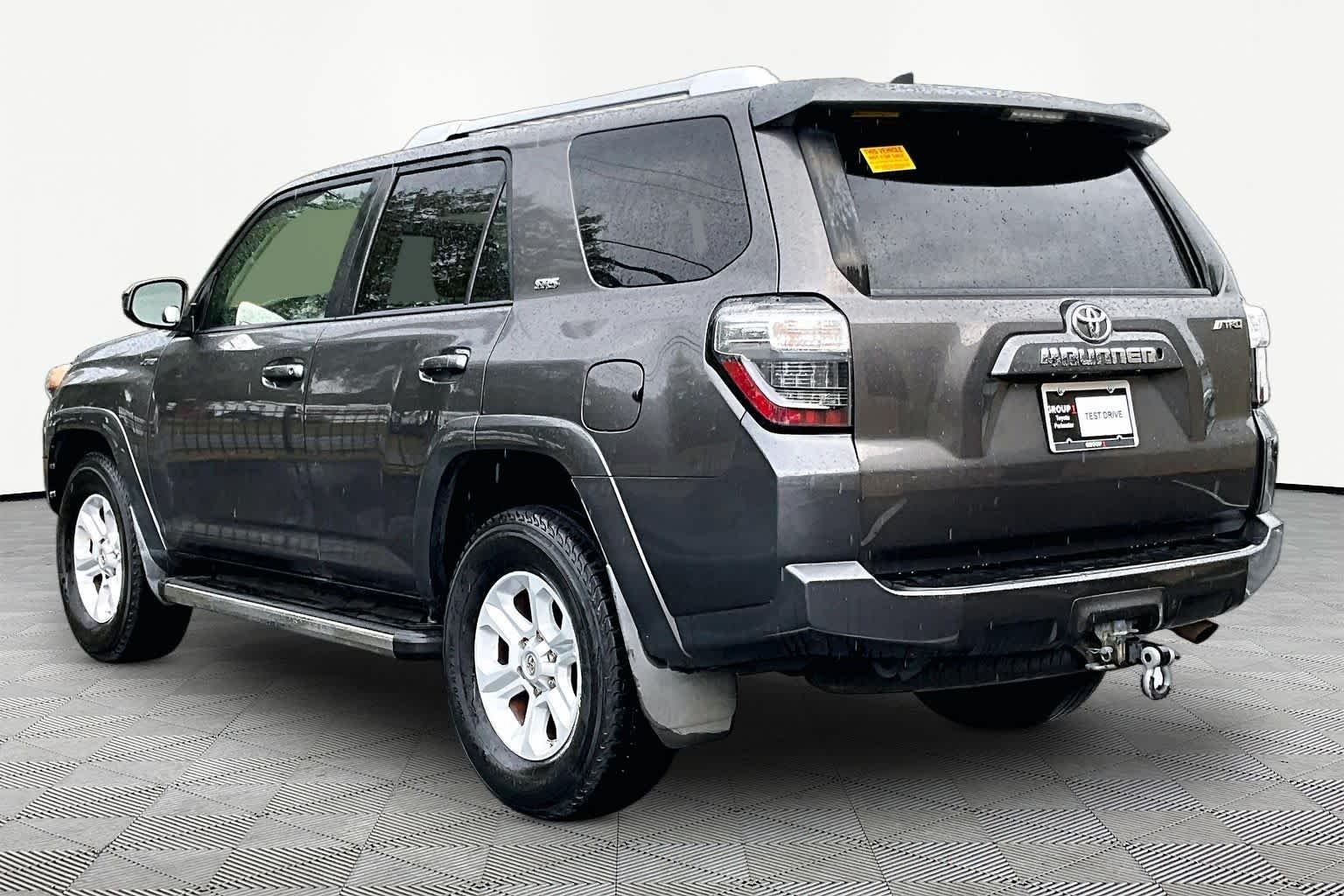 Used 2016 Magnetic Gray Metallic Toyota SR5 image 11