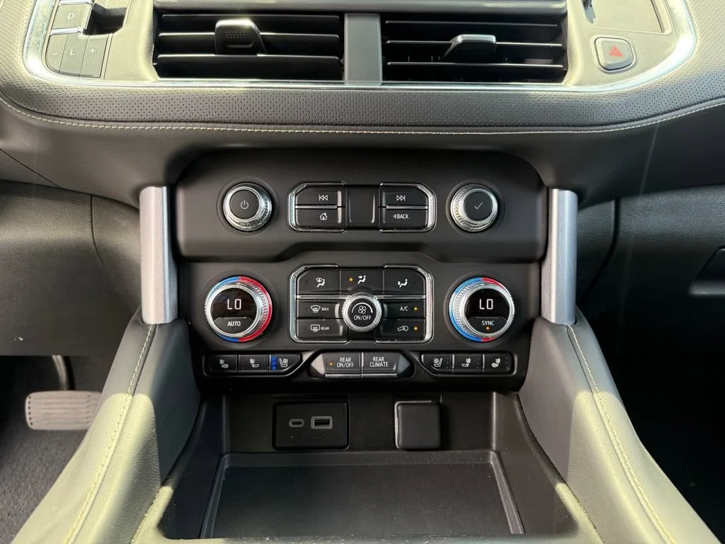 Used 2023 Onyx Black GMC SLT image 29