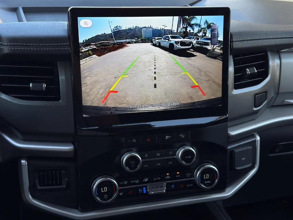 Used 2024 Silver Ford XLT image 29