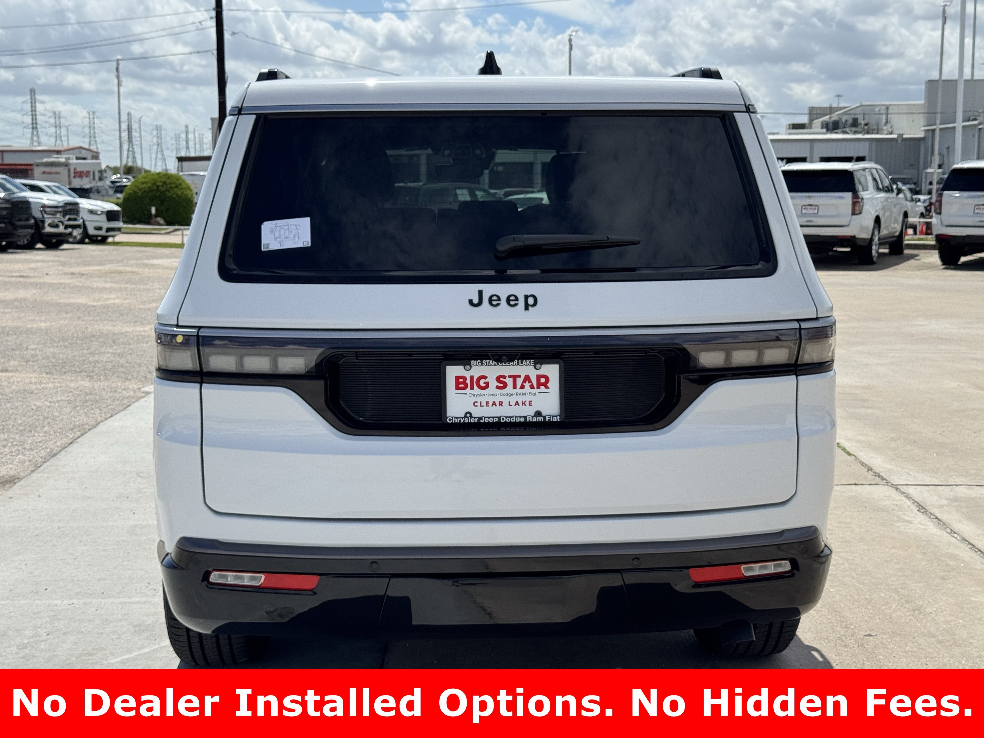 New 2026 Bright White Clear-Coat Exterior Paint Jeep 4x2 image 8