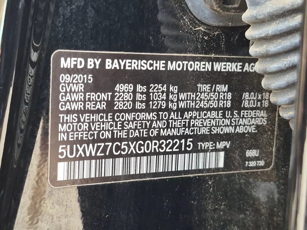 Used 2016 Black BMW sDrive28i image 34