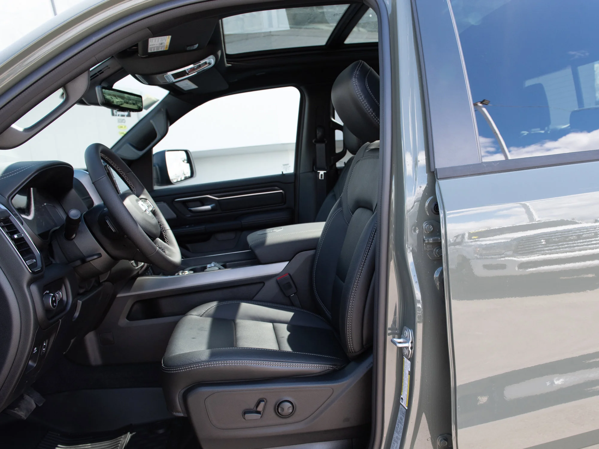 New 2026 canyon lake RAM Sport* image 23