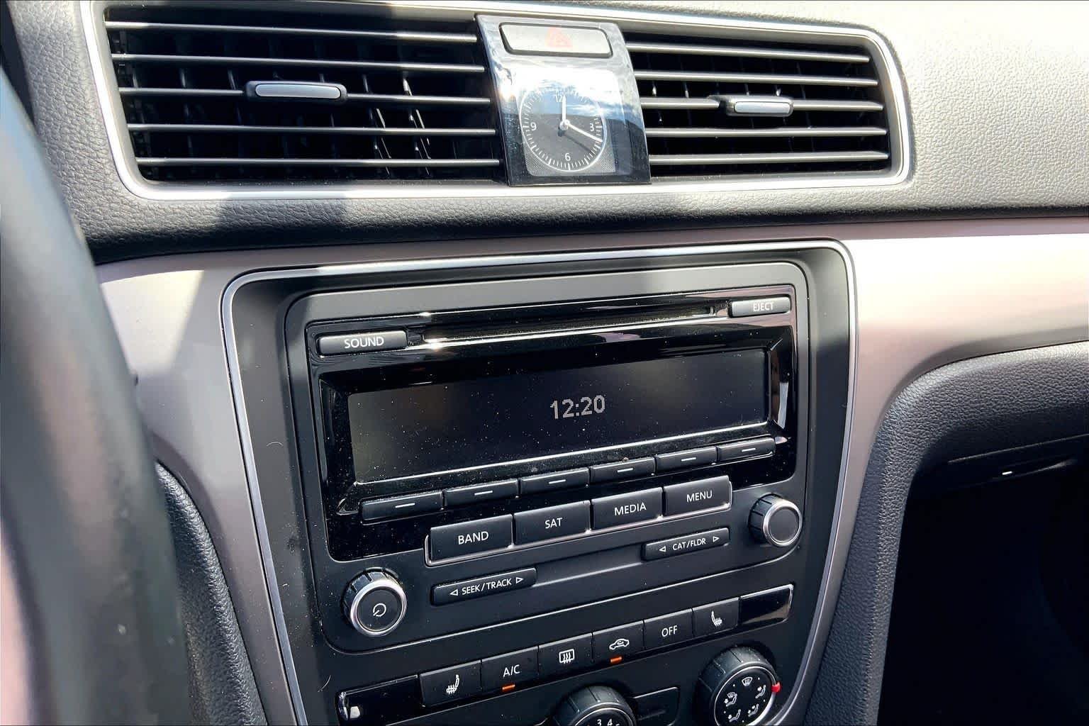 Used 2014 Reflex Silver Metallic Volkswagen S image 26