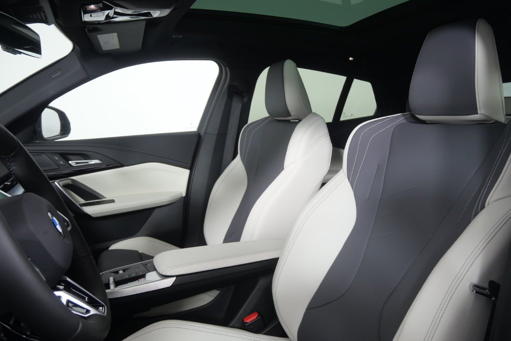 New 2027 Brooklyn Grey Metallic BMW xDrive28i image 11