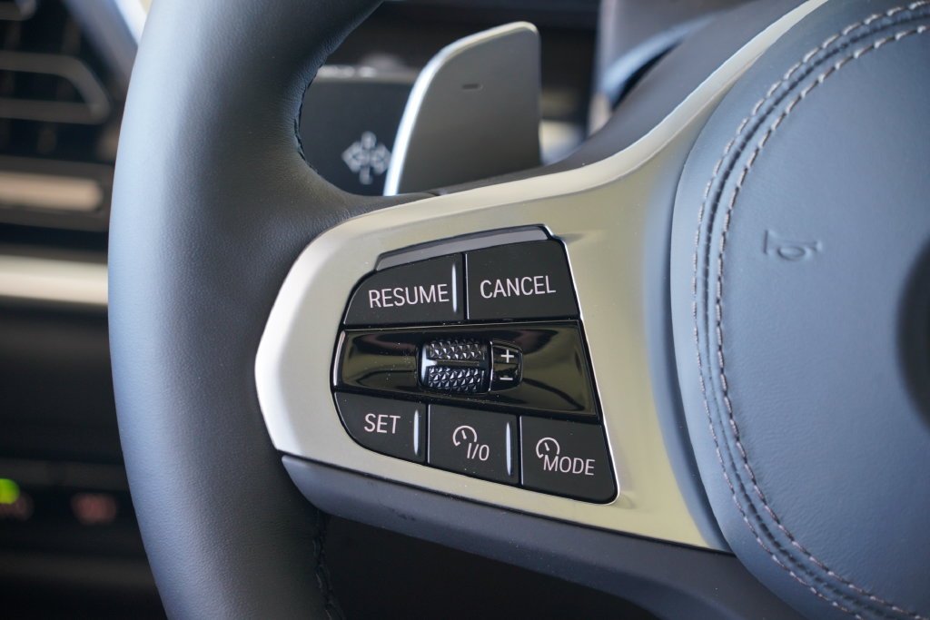 New 2026 Black Sapphire Metallic BMW xDrive40i image 25
