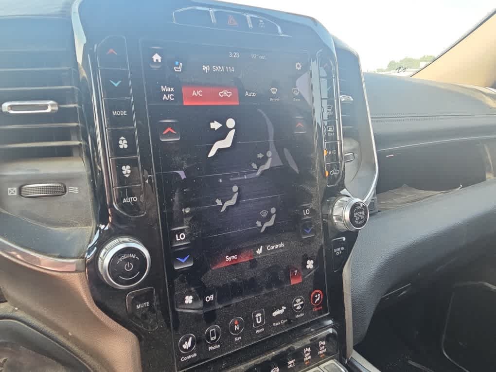 Used 2019 Diamond Black Crystal Pearlcoat Ram Laramie image 6
