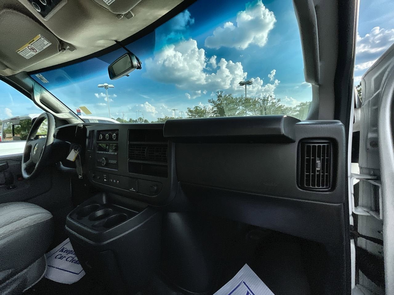 2022 Chevrolet Express Passenger LS - Photo 40