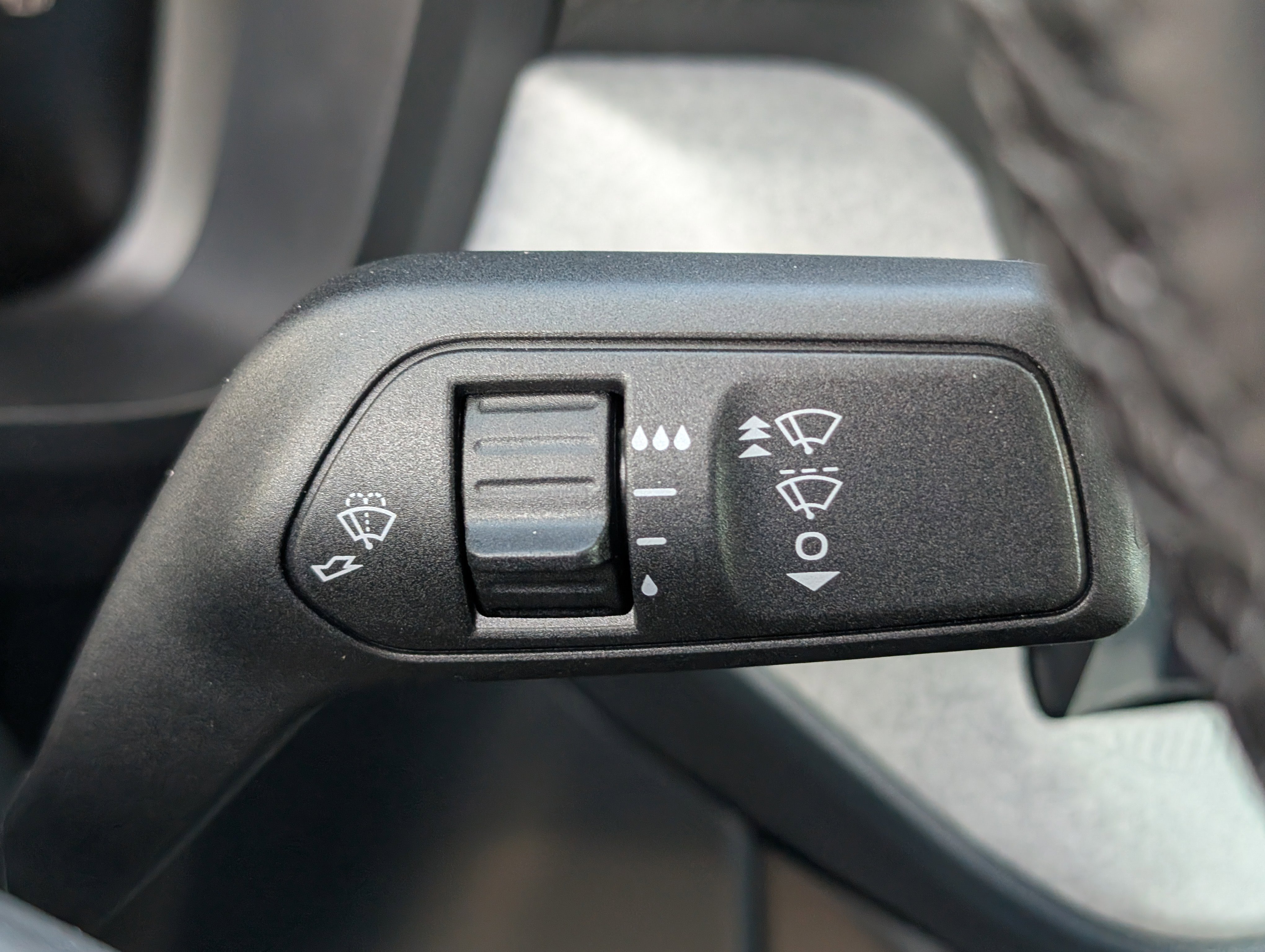 New 2026 Oxford White FORD XLT image 26