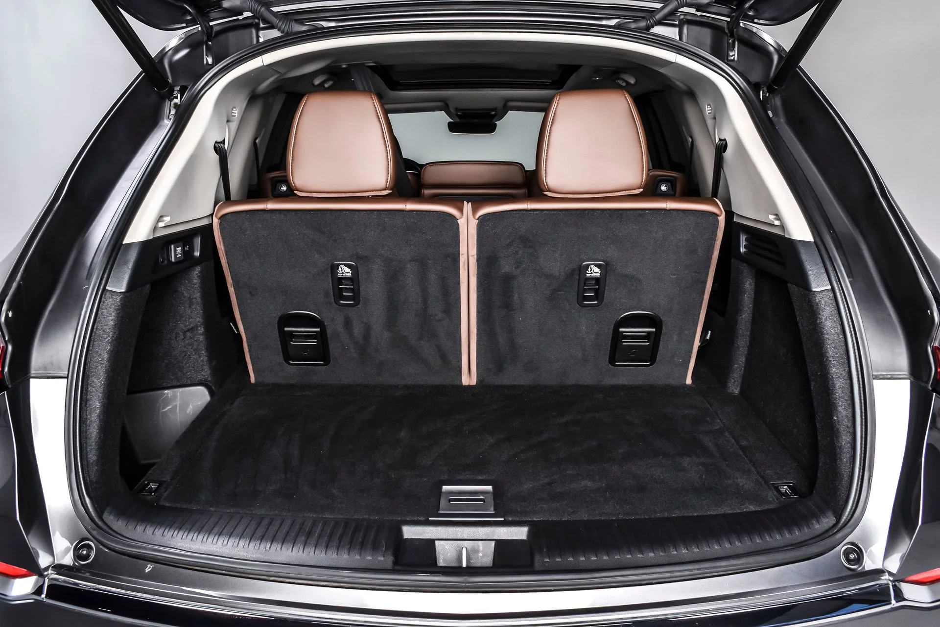 Used 2025 Majestic Black Pearl Acura Technology Package image 9