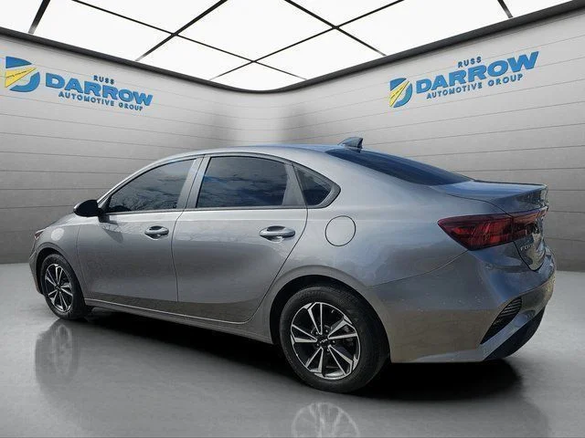 Used 2023 Gray Kia LXS image 3