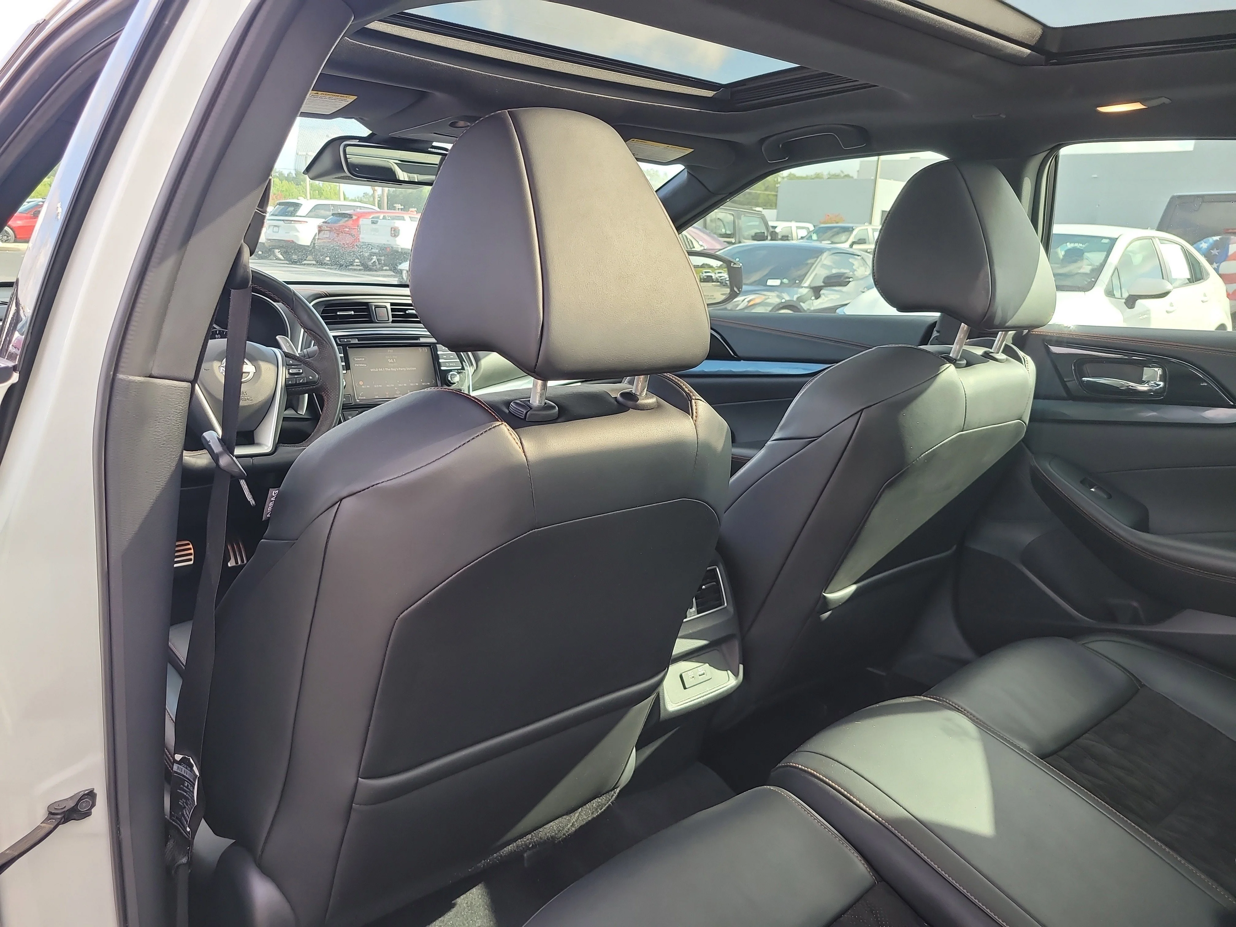 Used 2023 Pearl White Tricoat Nissan SR image 12