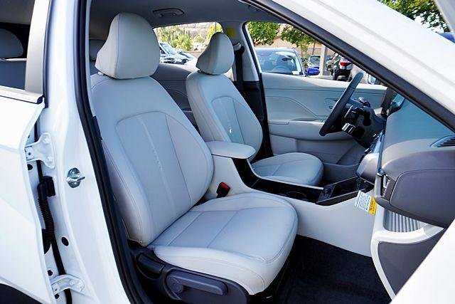 New 2026 White Hyundai SEL Premium FWD image 15