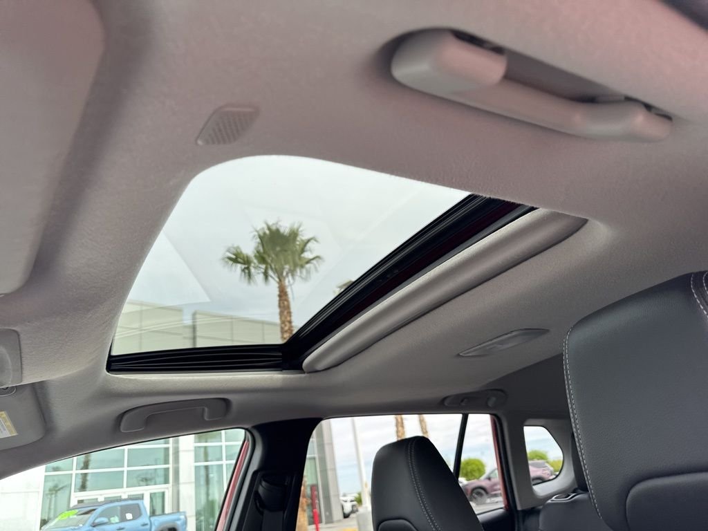 2022 Toyota Corolla Cross XLE - Photo 16