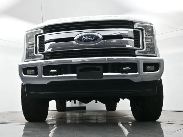 Used 2018 White Ford XL image 21