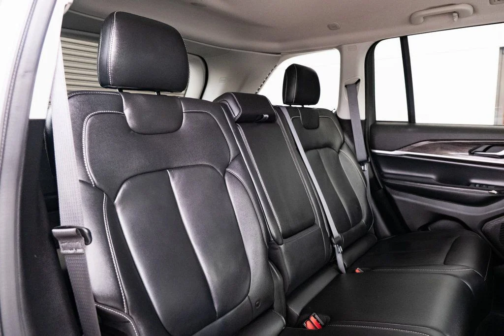 Used 2023 White Jeep Limited image 21