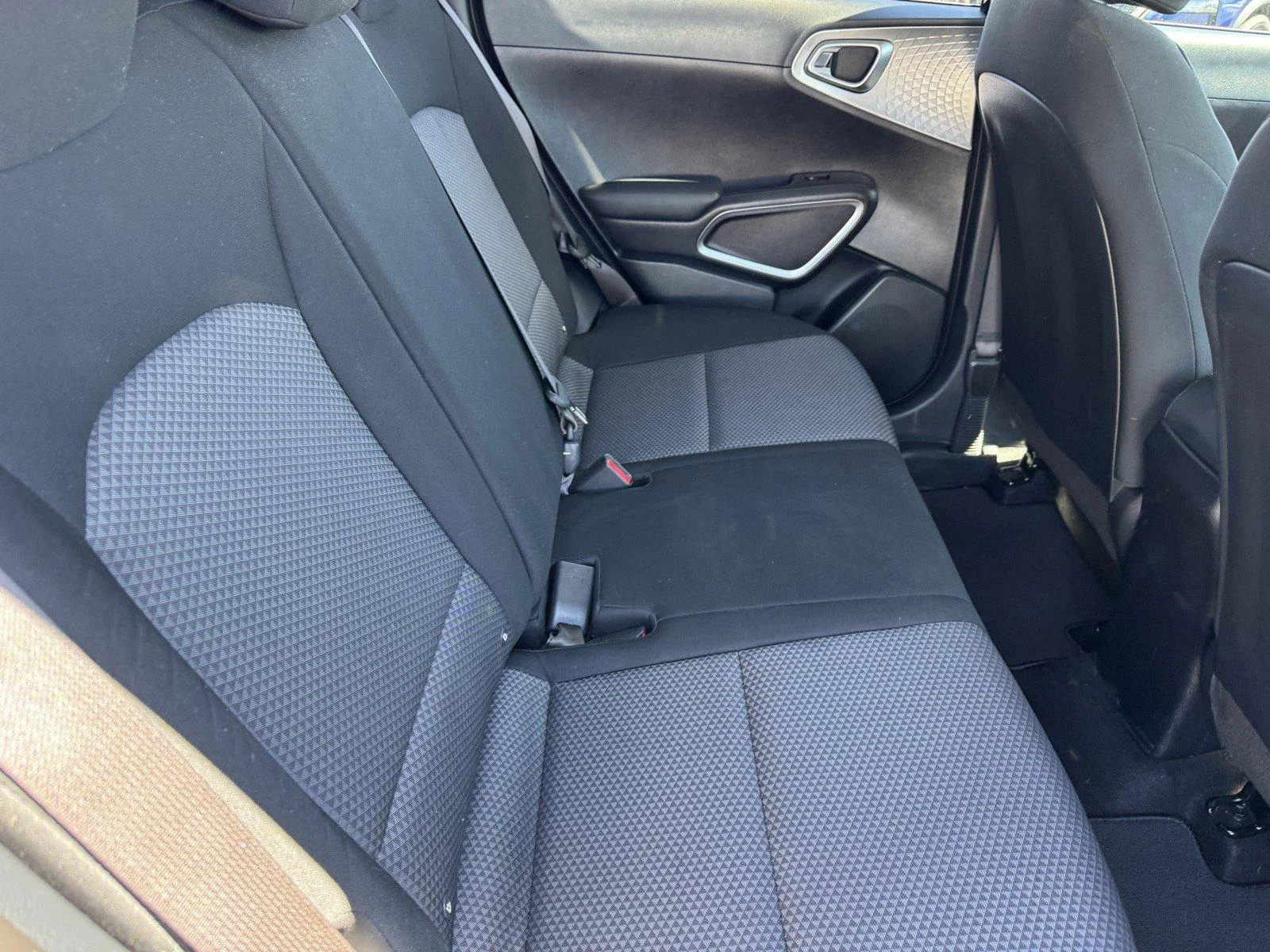 Used 2024 Fusion Black Kia LX image 10