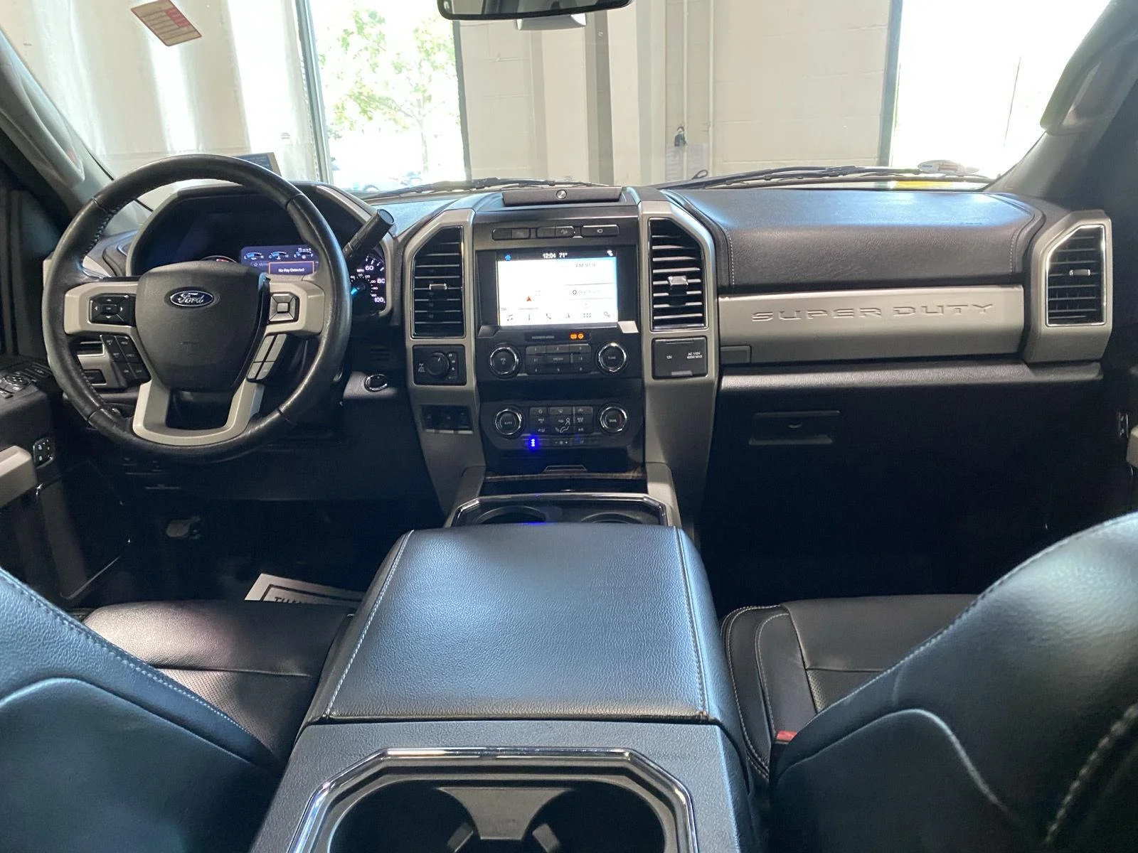 Used 2019 Magnetic Ford LARIAT image 9