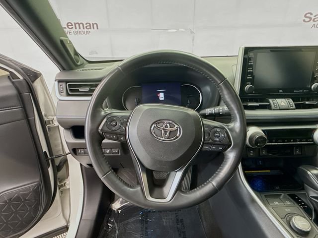 Used 2020 Blizzard Pearl Toyota XSE image 11