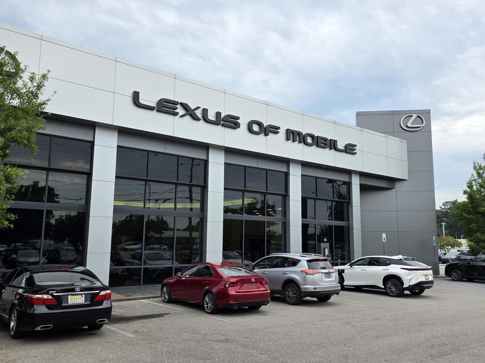 Certified Used 2024 White Pearl Lexus 350 Premium Plus image 5