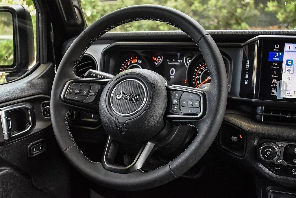 2025 Jeep Wrangler 4-Door Willys - Photo 14