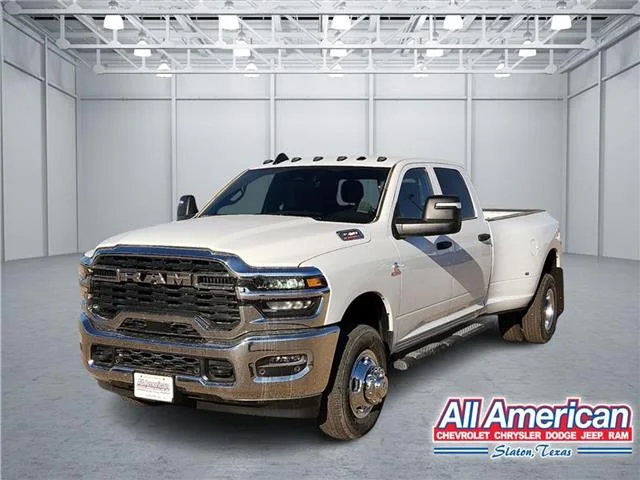 New 2026 PW7 Bright Whit Ram TRADESMAN CREW CAB 4X4 8