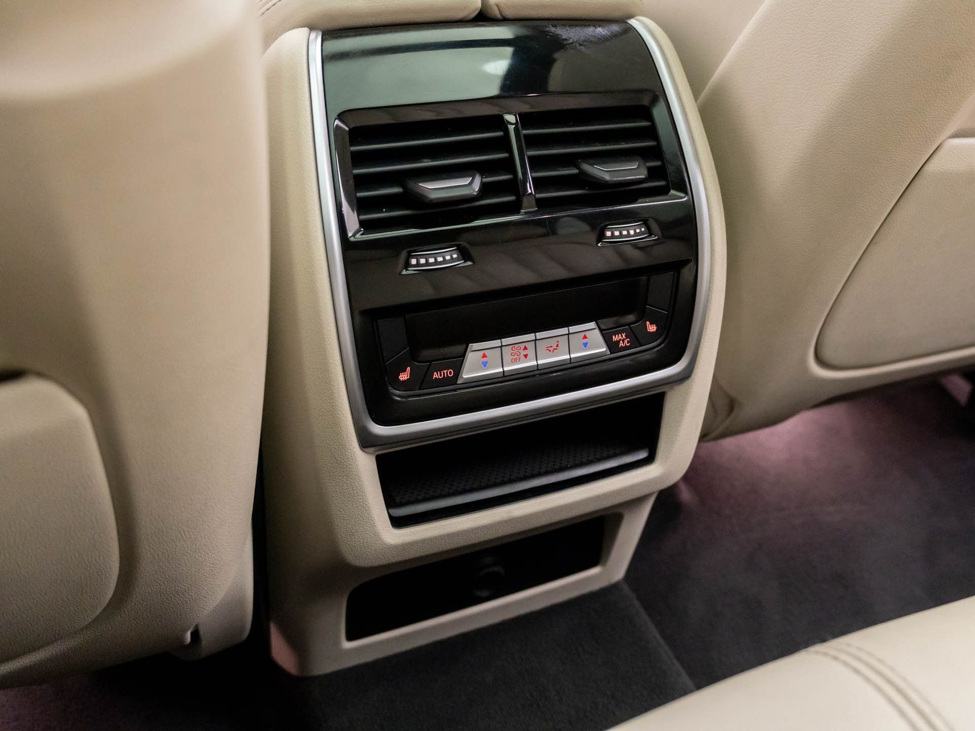 Used 2022 Black Sapphire Metallic BMW M50i image 20