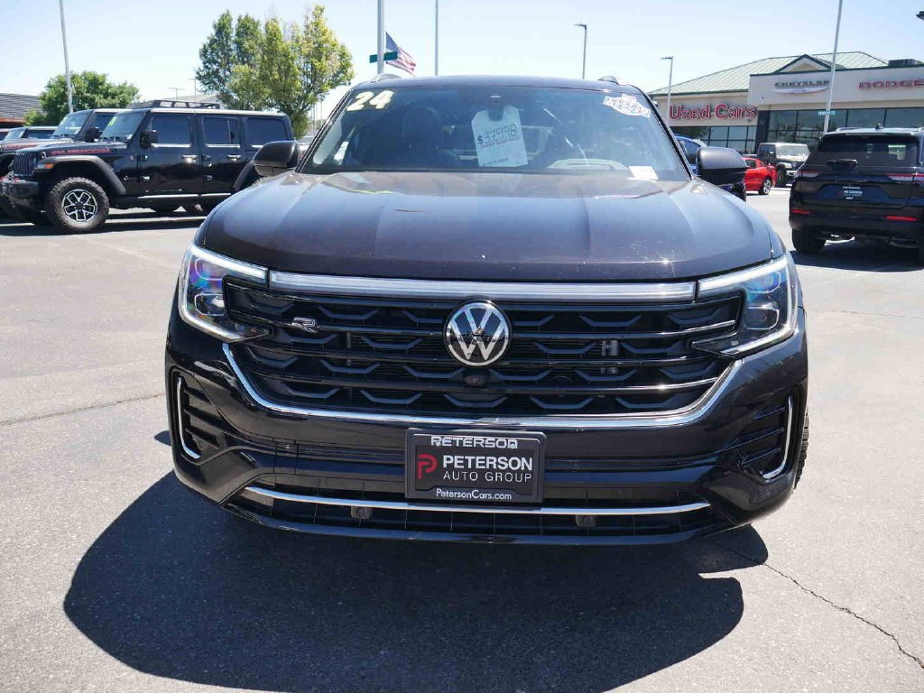 Used 2024 Black Volkswagen 2.0T SEL Premium R-Line image 3