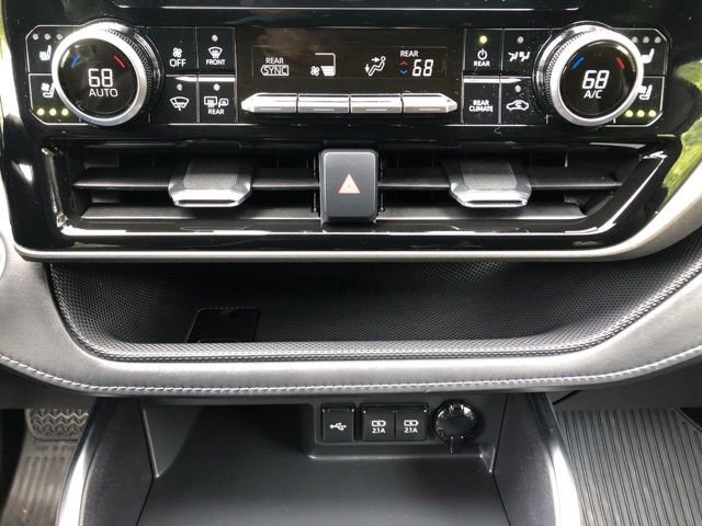 Used 2021 Blizzard Pearl Toyota Limited image 31