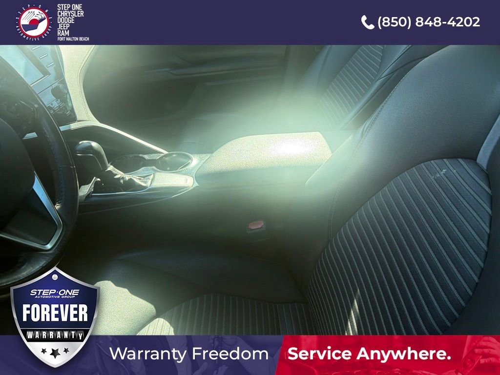 Used 2018 White Toyota SE image 7
