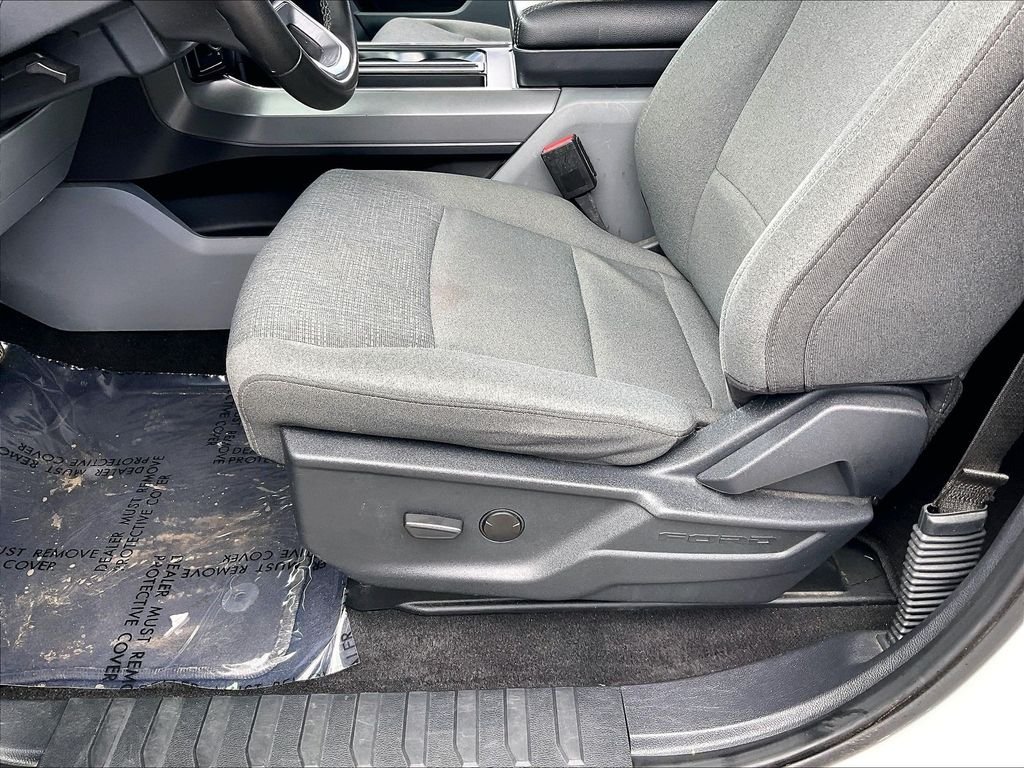 Used 2024 Oxford White Ford XLT image 33