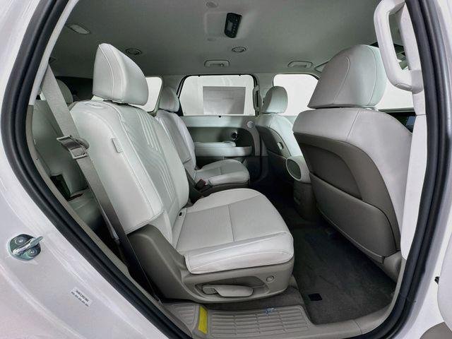 New 2026 White Hyundai Blue SEL 7P image 44
