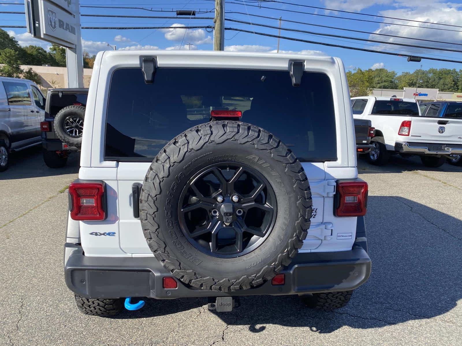 Certified Used 2024 Bright White Clearcoat Jeep Willys image 4
