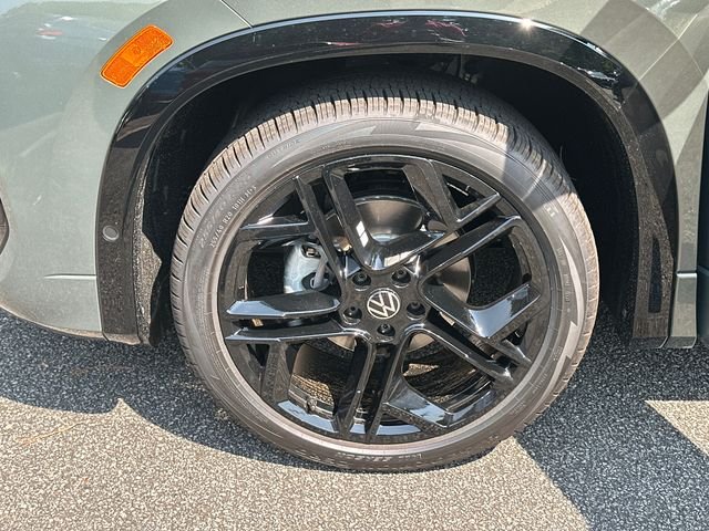 New 2026 Green Volkswagen 2.0T SE R-Line Black image 11