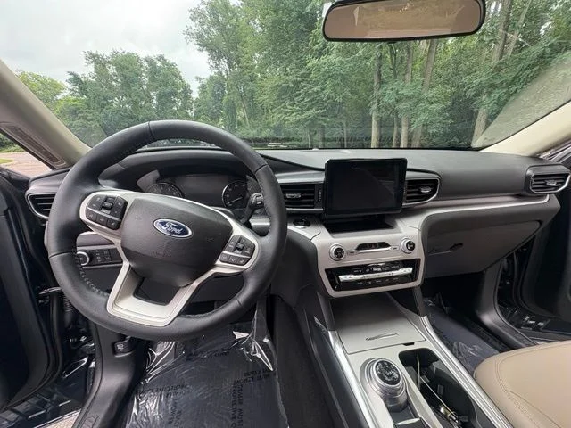 Certified Used 2023 Blue Metallic Ford XLT image 11
