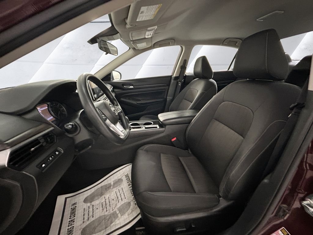 Used 2024 Red Nissan 2.5 SV image 7