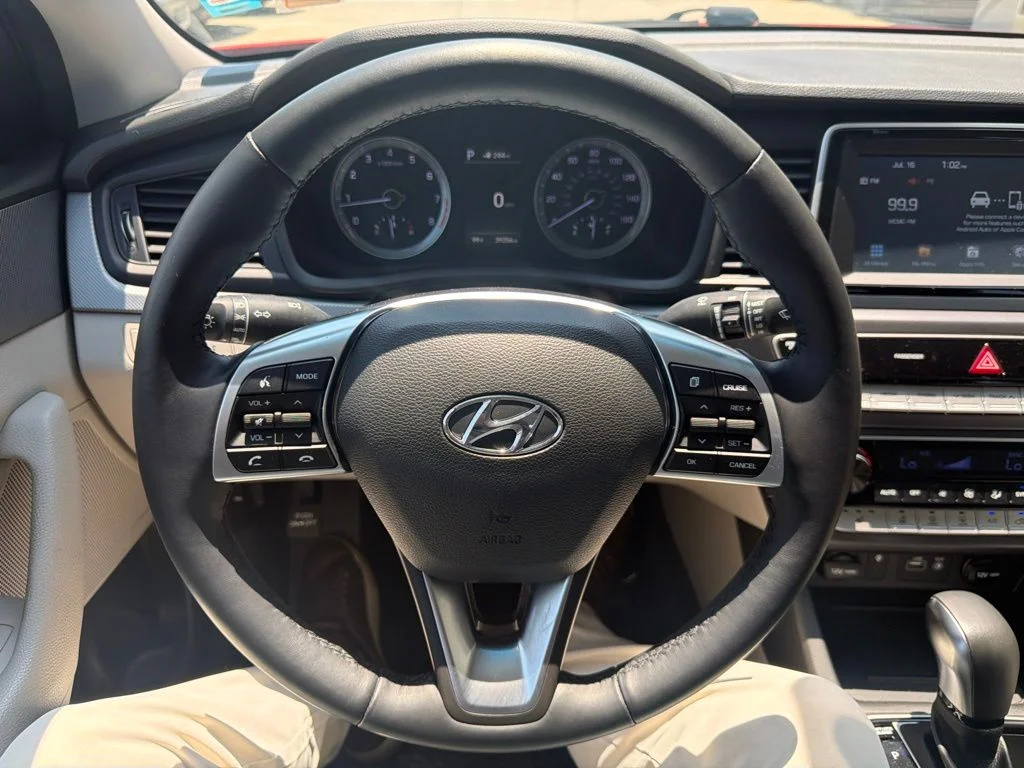 Used 2019 Red Hyundai SEL image 12