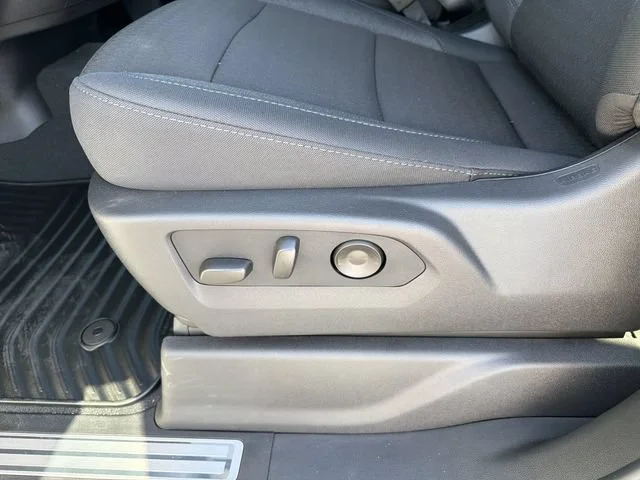 New 2026 Summit White GMC SLE image 19