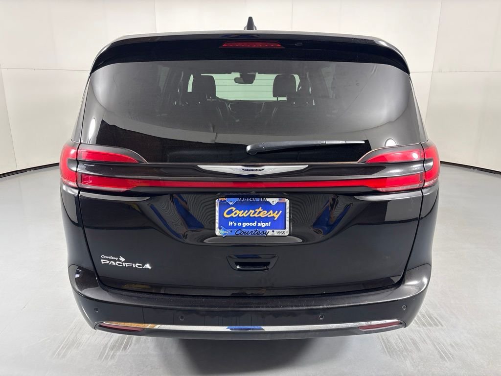 Used 2025 Black Chrysler Select image 7