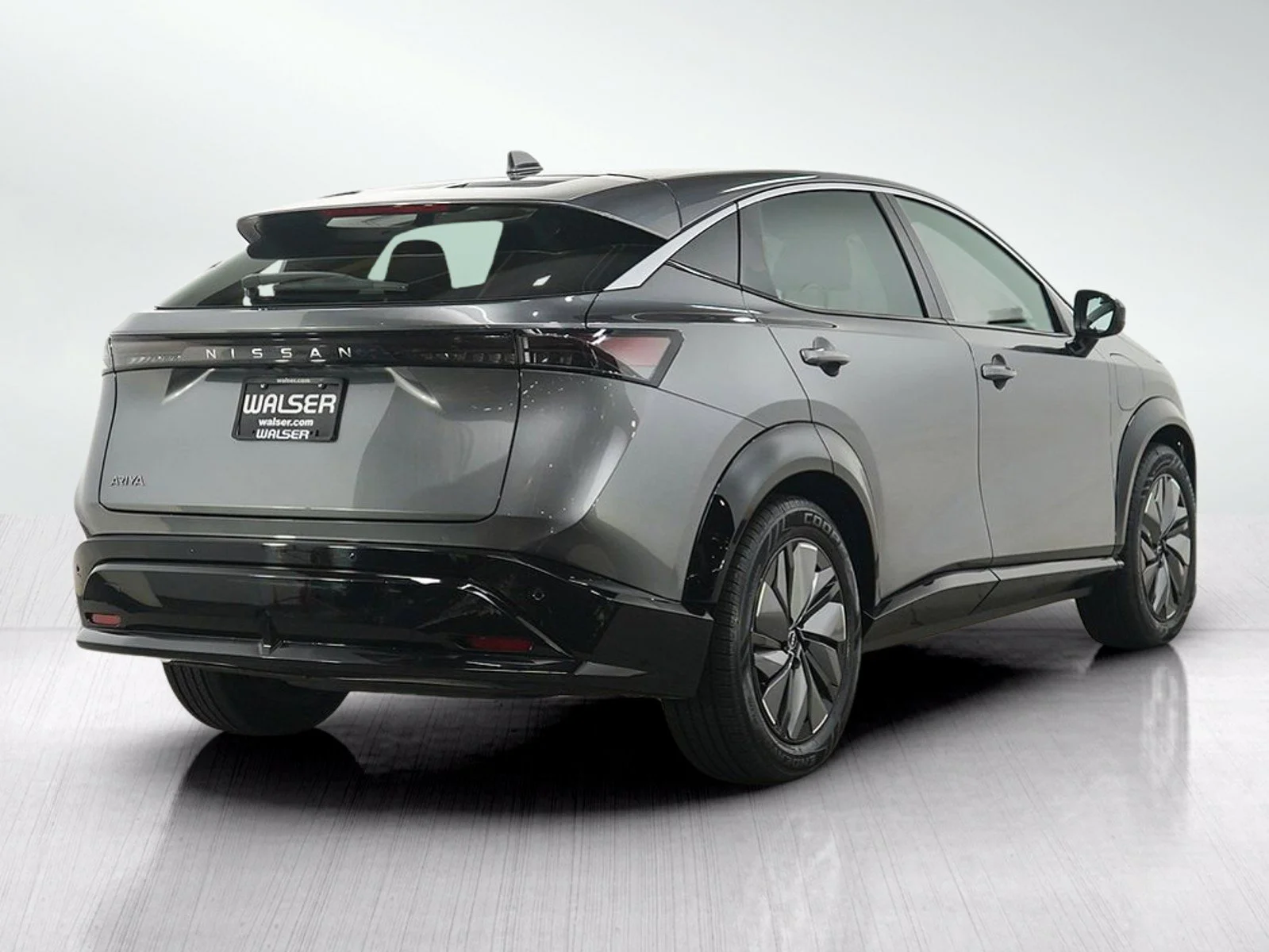 Used 2025 Gun Metallic Nissan ENGAGE image 5