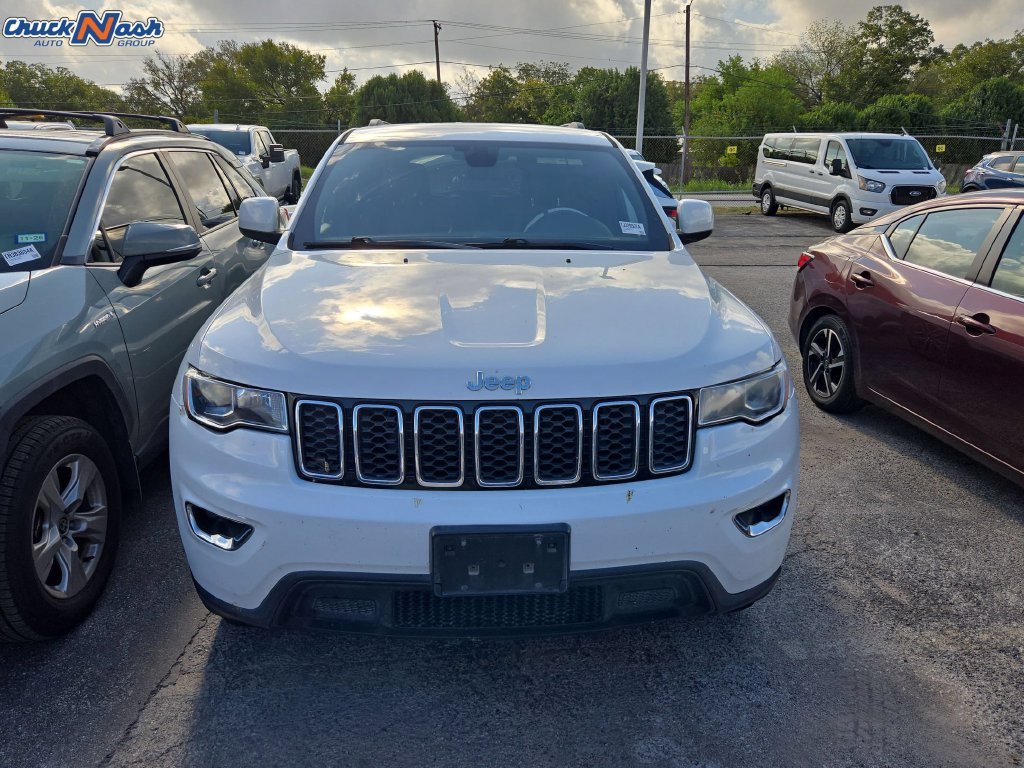 Used 2019 Jeep Grand Cherokee Laredo E with VIN 1C4RJEAG0KC556260 for sale in San Marcos, TX