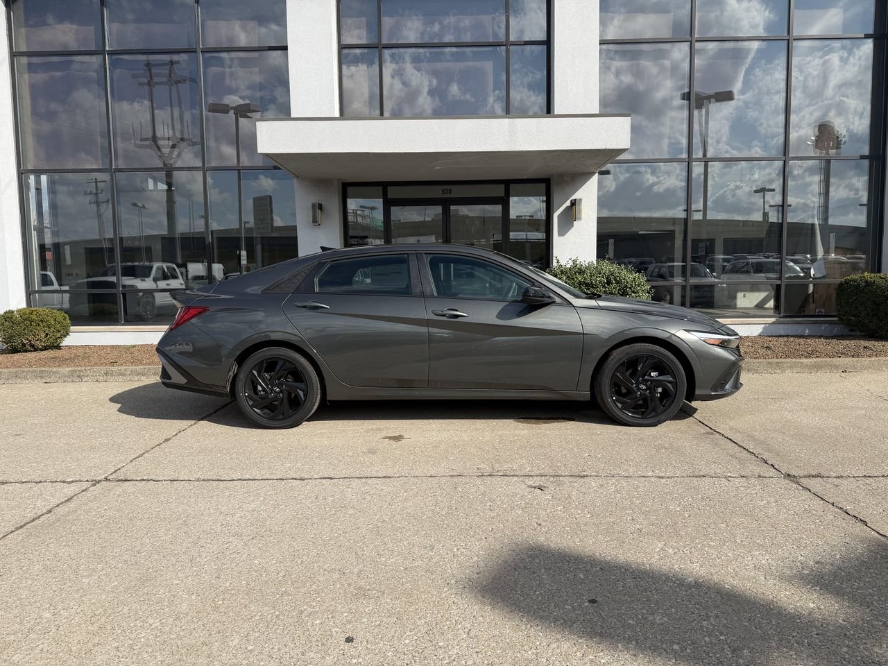 New 2026 Amazon Gray Hyundai SEL Sport image 3