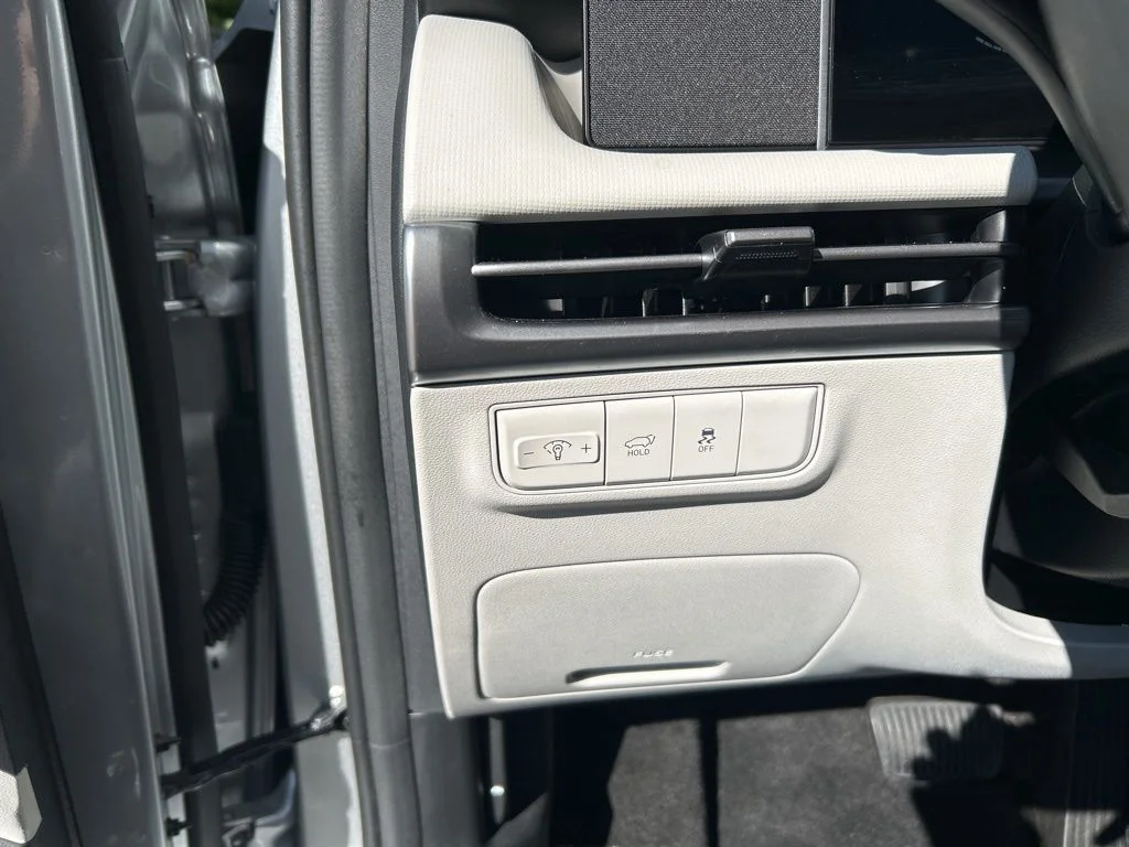 Used 2026 Silver Hyundai SEL image 25