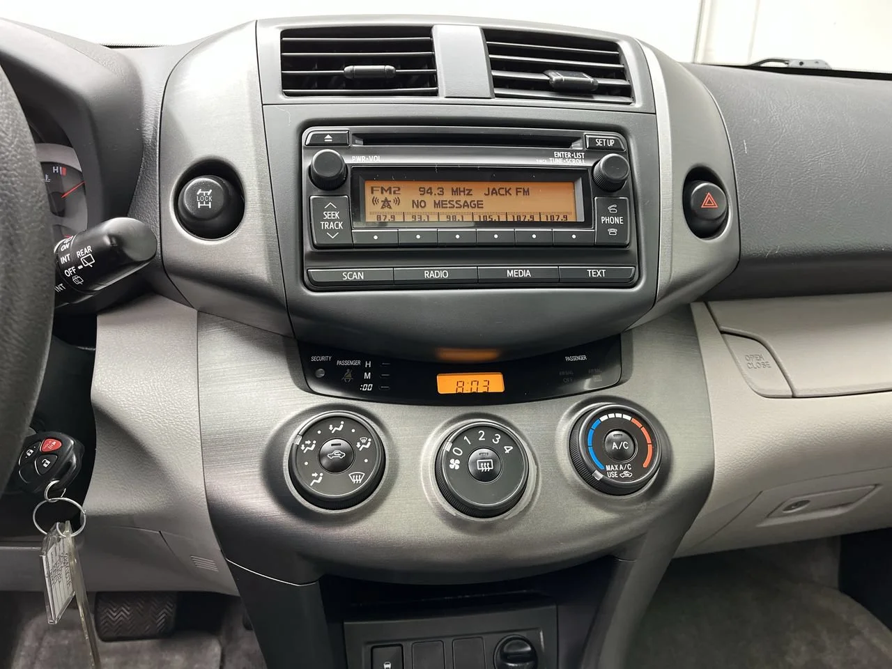 Used 2012  Toyota  image 14