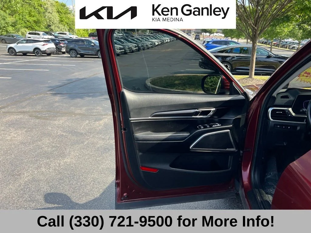 Used 2024 Red Kia S image 26