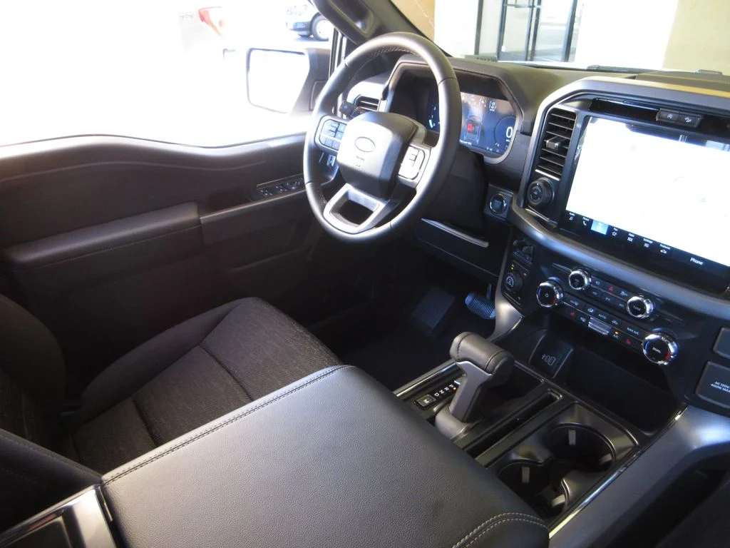 New 2026 Oxford White Ford XLT image 23