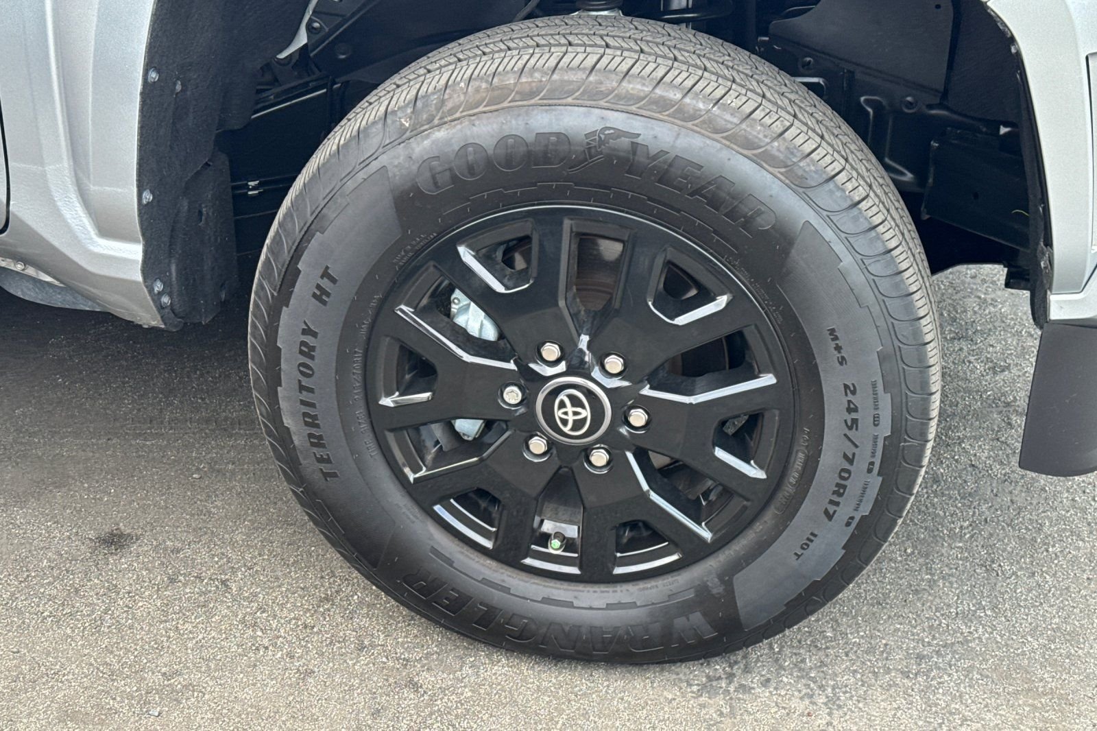 2025 Toyota Tacoma SR5 photo 4