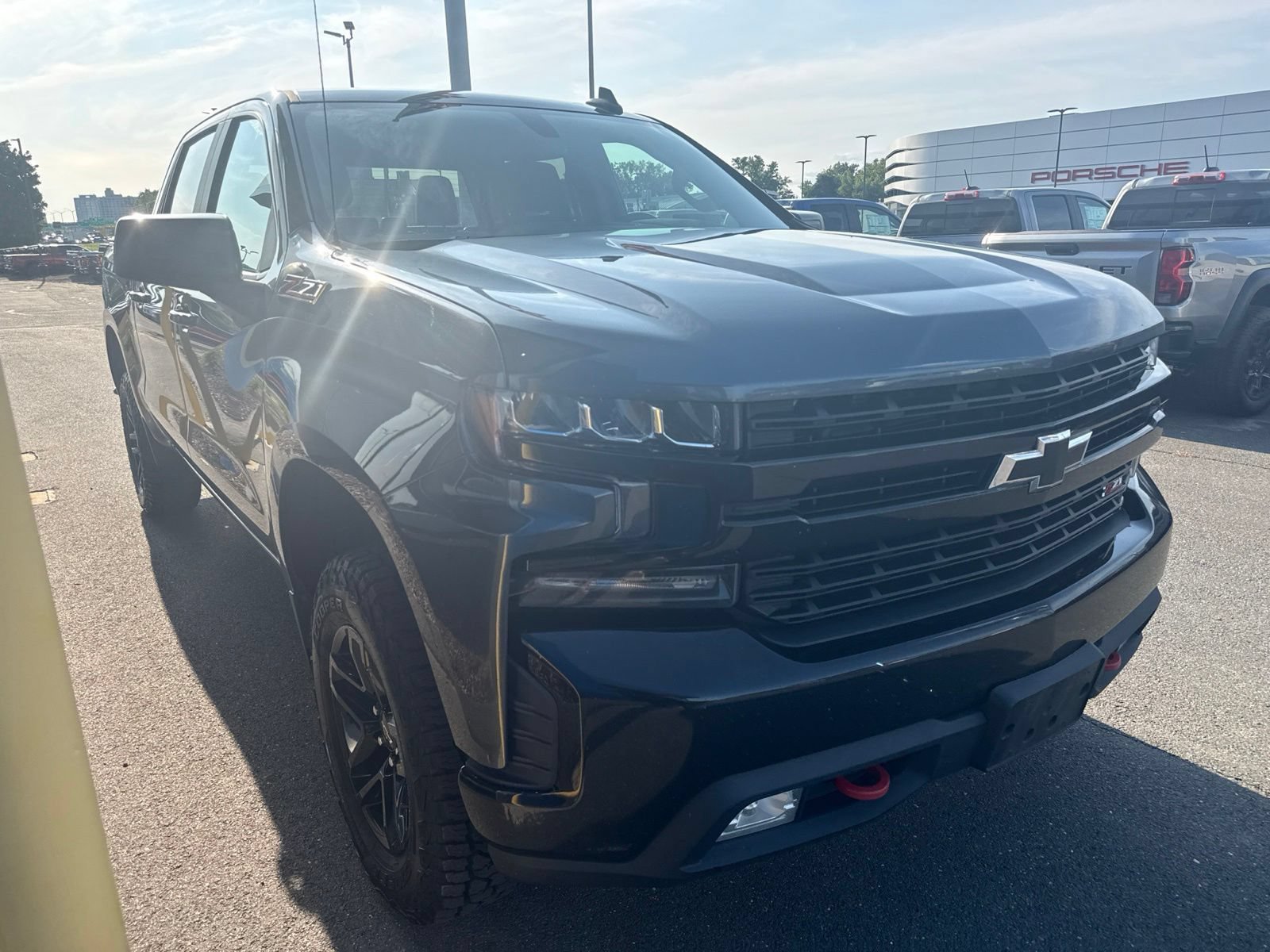 Used 2020 Shadow Gray Metallic Chevrolet LT Trail Boss with Convenience Package - Trailering Package image 4