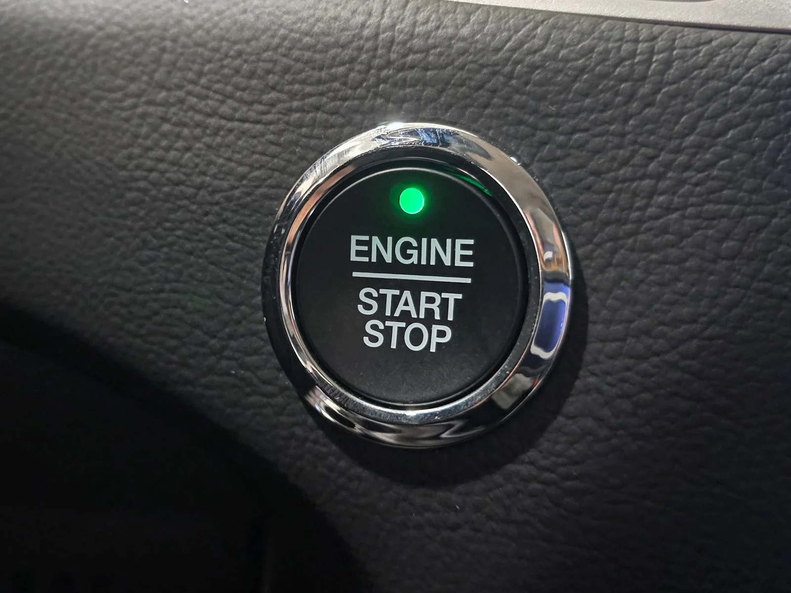 Used 2024 Agate Black Metallic Ford SEL image 30